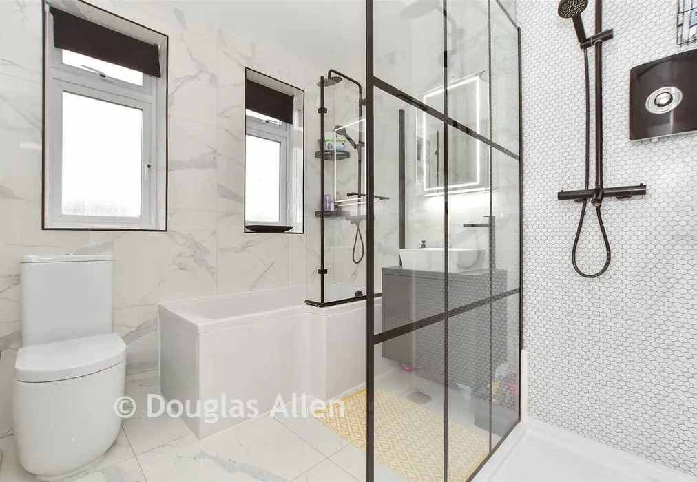 Bathroom - Eccleston Crescent, Romford, Essex - Wards of Kent