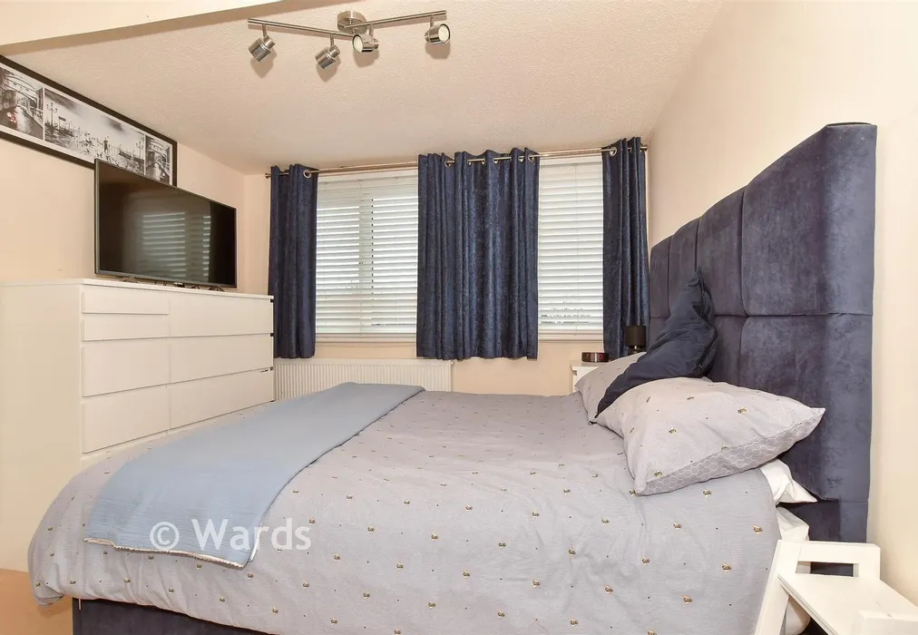 Bedroom 1 - St. Nicholas Close, Sturry, Canterbury, Kent - Wards of Kent
