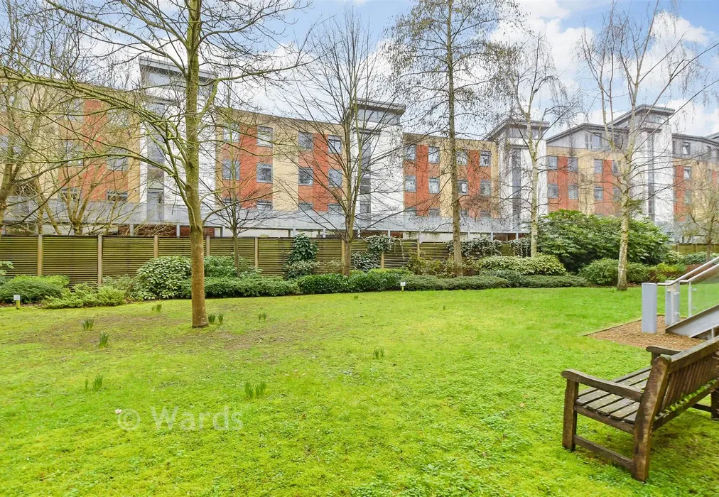 Communal Gardens - Kingfisher Meadow, Maidstone, Kent - Wards of Kent