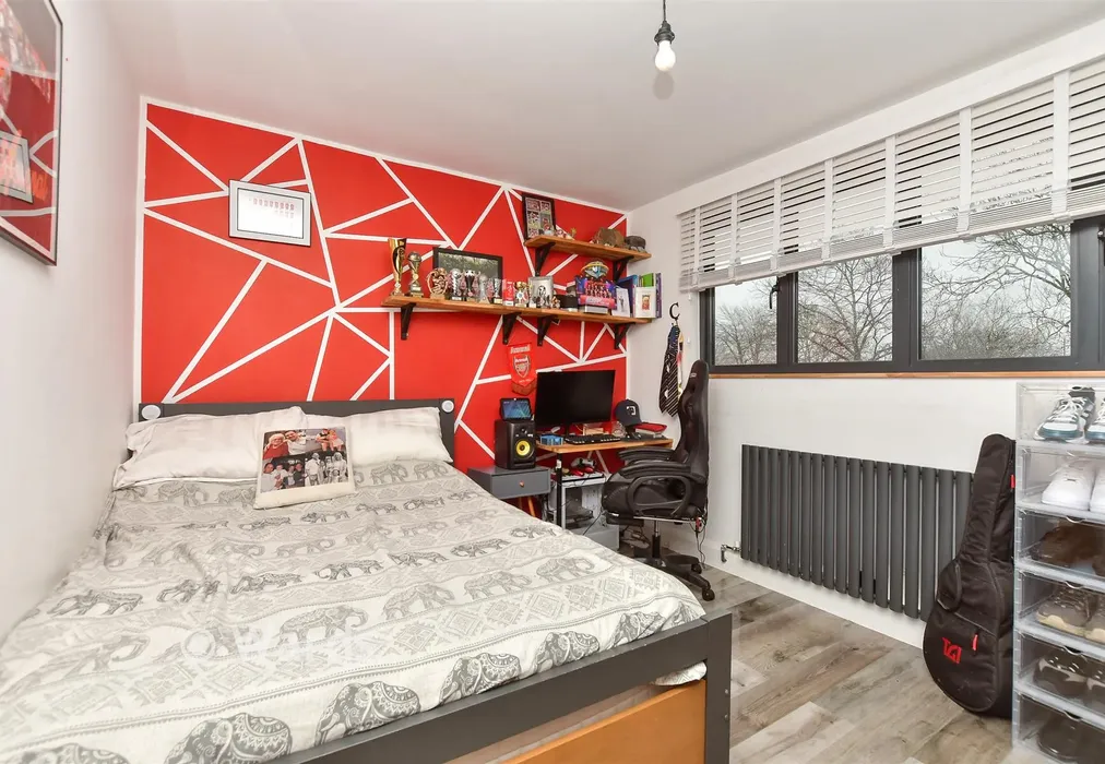 Bedroom 2 - Bakers Avenue, West Kingsdown, Sevenoaks, Kent - Wards of Kent