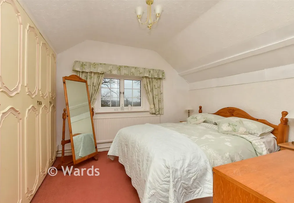 Bedroom 1 - Wood Hill, Meopham, Kent - Wards of Kent