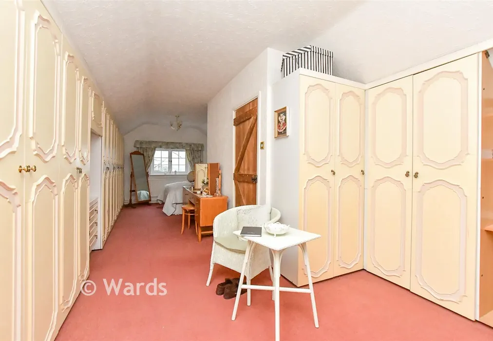 Bedroom 1 - Wood Hill, Meopham, Kent - Wards of Kent