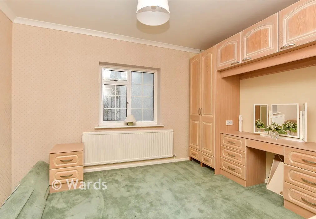 Annexe Bedroom - Wood Hill, Meopham, Kent - Wards of Kent