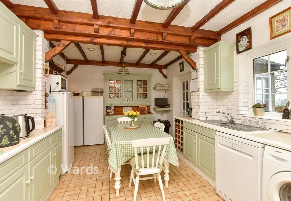 Kitchen/Breakfast Room - Wood Hill, Meopham, Kent - Wards of Kent