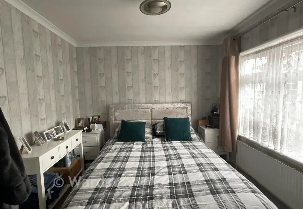 Bedroom 1 - Labour In Vain Road, Wrotham, Sevenoaks, Kent - Wards of Kent