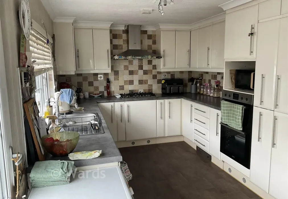 Kitchen - Labour In Vain Road, Wrotham, Sevenoaks, Kent - Wards of Kent