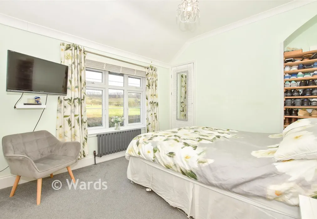 Bedroom 1 - Hermitage Lane, Boughton Monchelsea, Maidstone, Kent - Wards of Kent