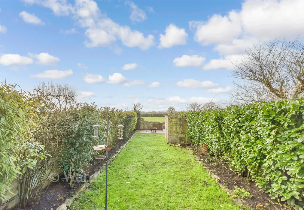 Rear Garden - Hermitage Lane, Boughton Monchelsea, Maidstone, Kent - Wards of Kent