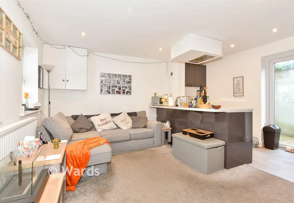 Lounge/ Kitchen - Geraldine Road, Folkestone, Kent - Wards of Kent