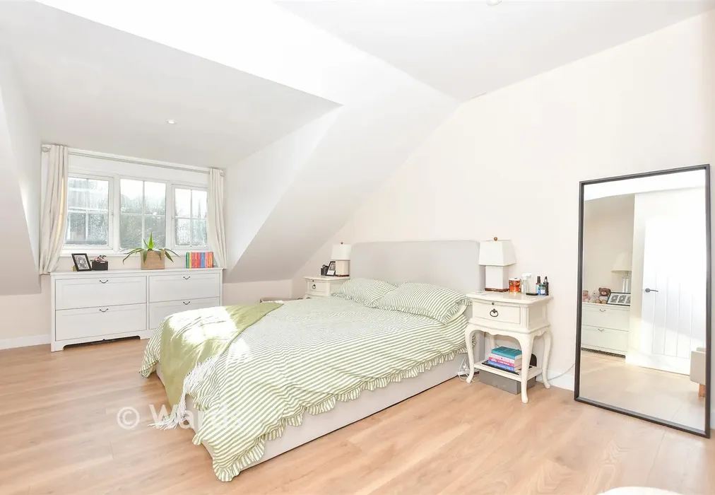 Bedroom 1 - Wharfdale Square, Tovil, Maidstone, Kent - Wards of Kent