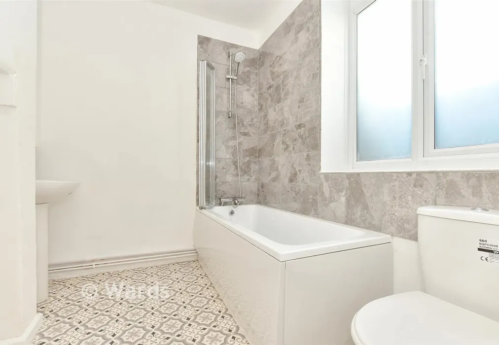 Bathroom - High Street, St. Margarets-At-Cliffe, Dover, Kent - Wards of Kent