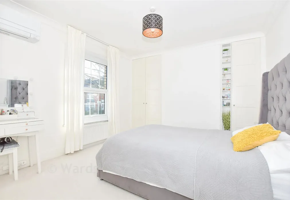 Bedroom 1 - St. Philip's Avenue, Maidstone, Kent - Wards of Kent