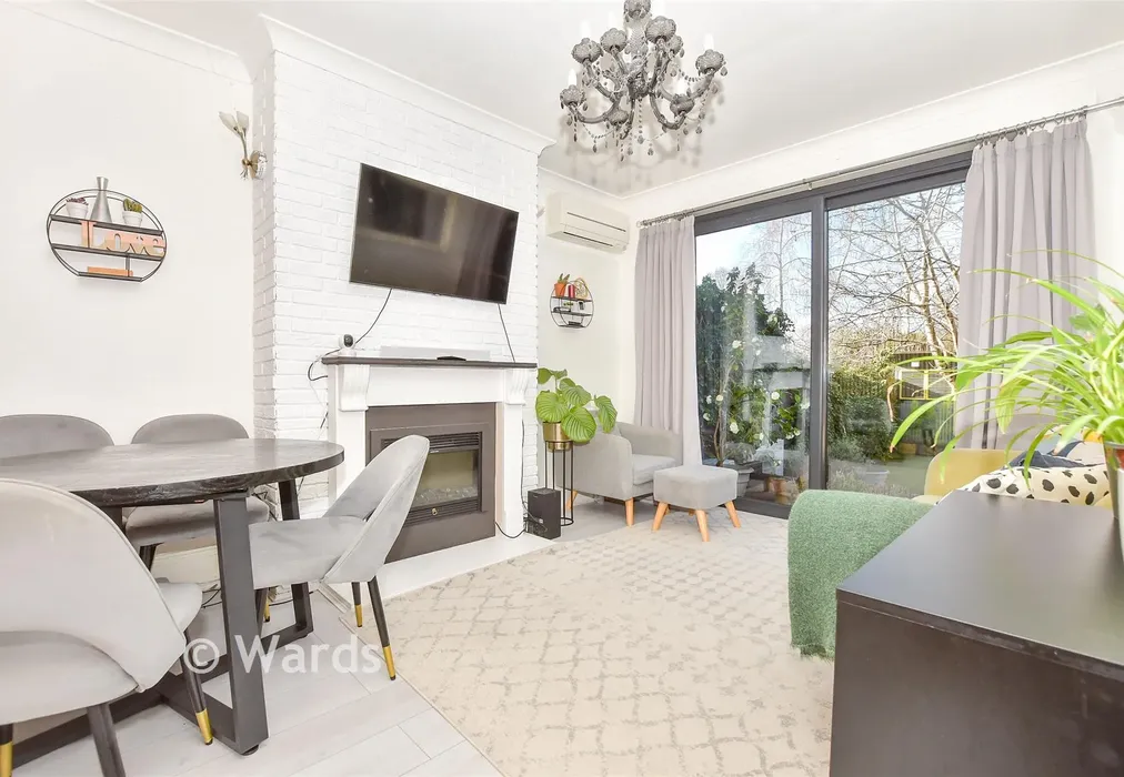 Dining Room - St. Philip's Avenue, Maidstone, Kent - Wards of Kent