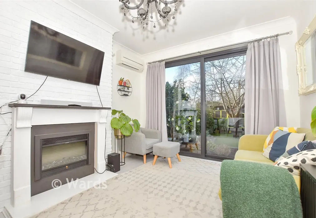 Dining Room - St. Philip's Avenue, Maidstone, Kent - Wards of Kent