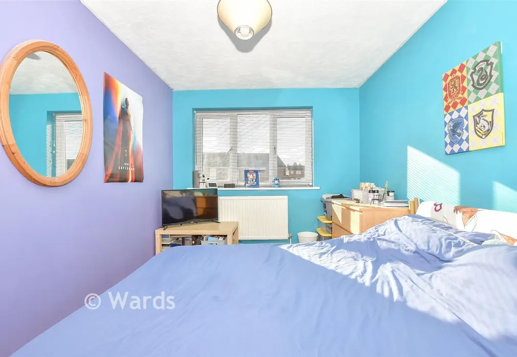 Bedroom 1 - Finglesham Court, Maidstone, Kent - Wards of Kent