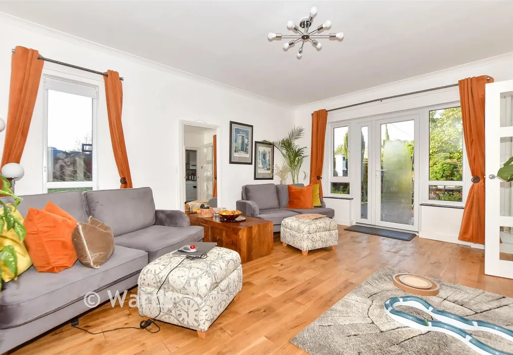 Lounge - Dover Road, Guston, Dover, Kent - Wards of Kent