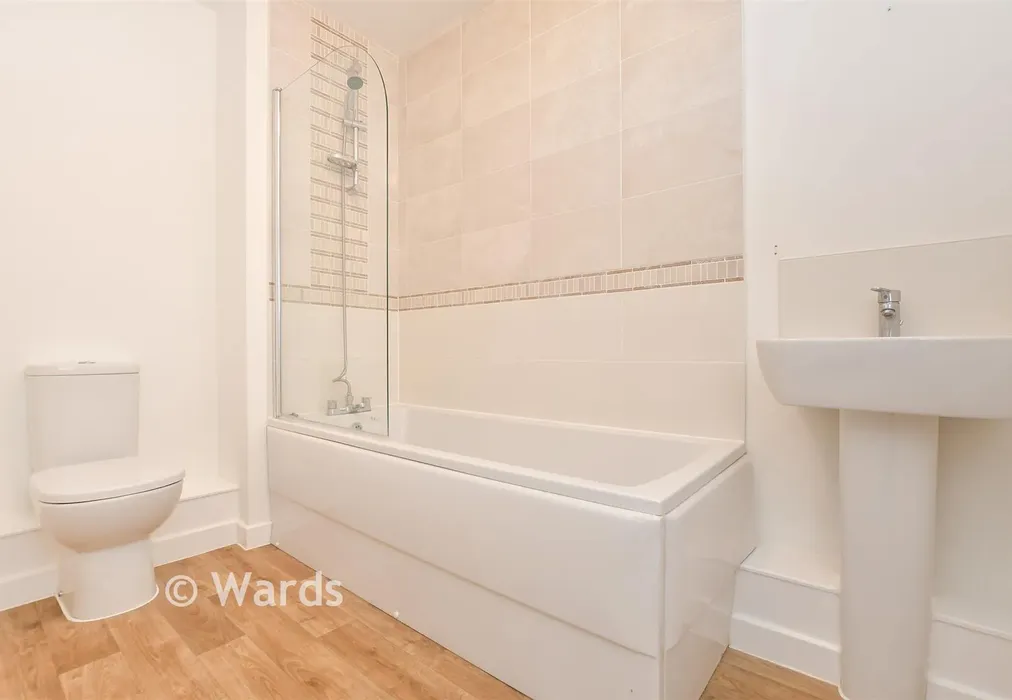 Bathroom - Sir John Fogge Avenue, Ashford, Kent - Wards of Kent