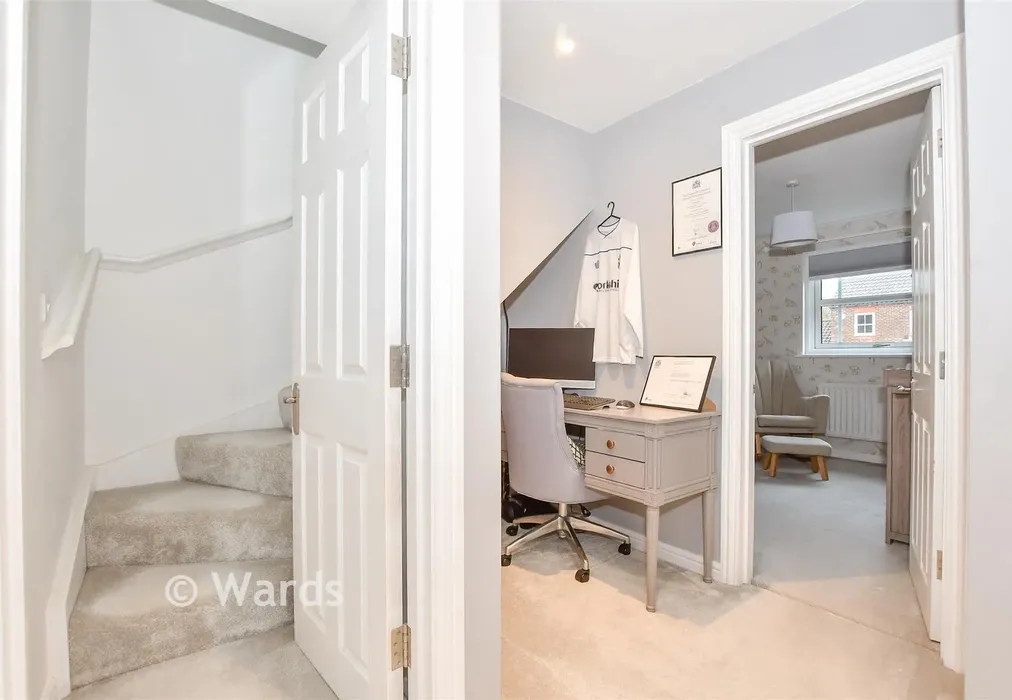 Landing - Haydon Close, Maidstone, Kent - Wards of Kent