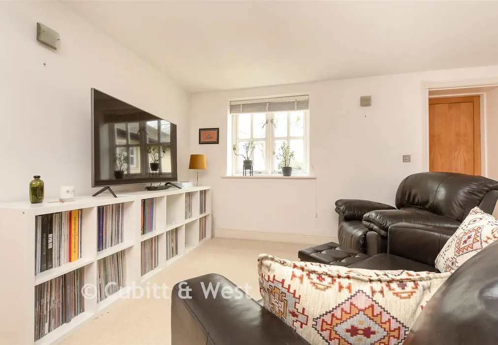 Lounge/Diner - Church Street, Dorking, Surrey - Wards of Kent