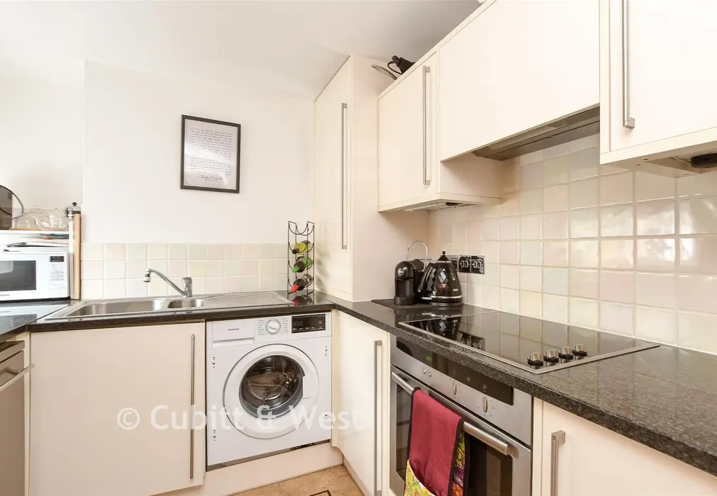 Kitchen - Church Street, Dorking, Surrey - Wards of Kent