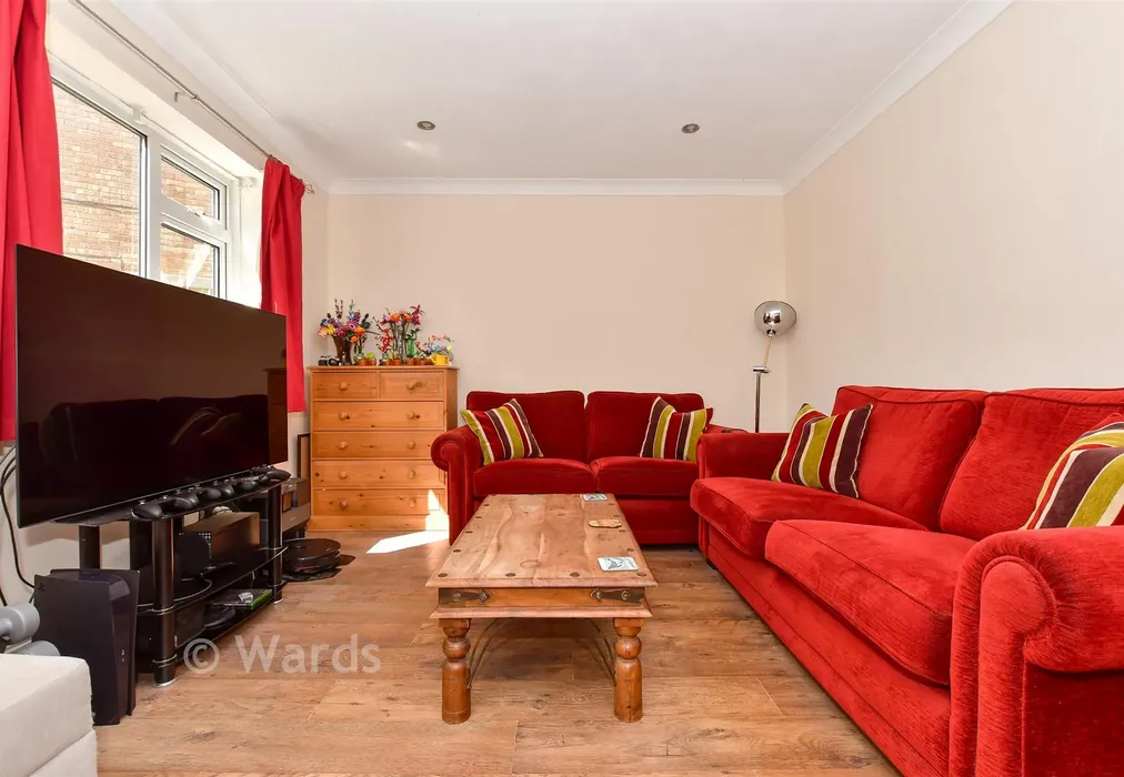 Lounge/Diner - Grantham Avenue, Deal, Kent - Wards of Kent