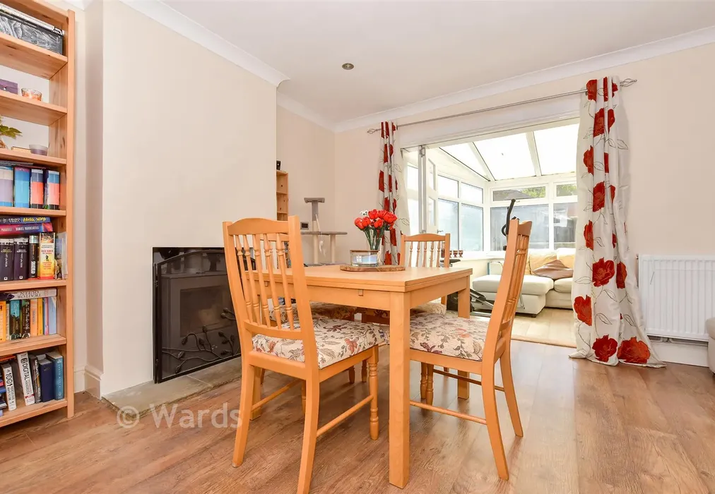 Lounge/Diner - Grantham Avenue, Deal, Kent - Wards of Kent