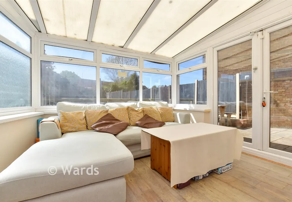 Conservatory - Grantham Avenue, Deal, Kent - Wards of Kent