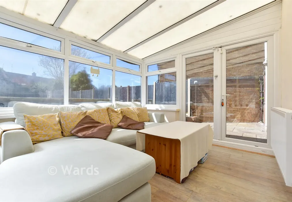 Conservatory - Grantham Avenue, Deal, Kent - Wards of Kent