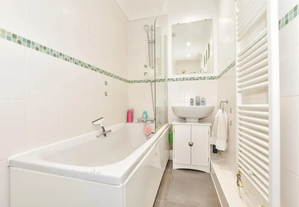 Bathroom - Barnes Way, Herne Bay, Kent - Wards of Kent
