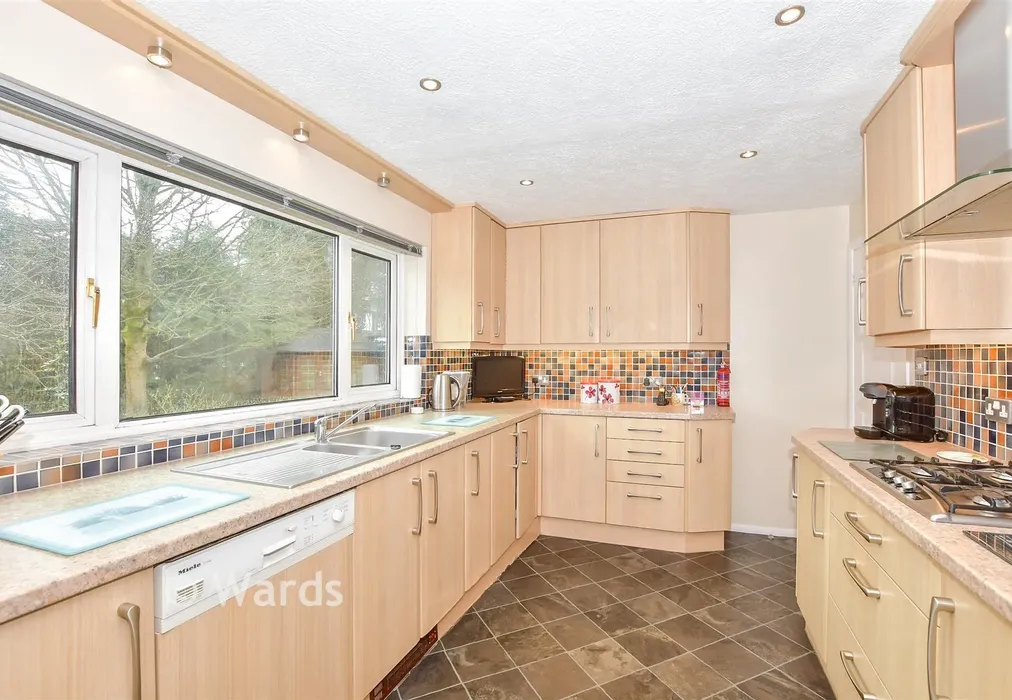 Kitchen - Somerfield Road, Maidstone, Kent - Wards of Kent