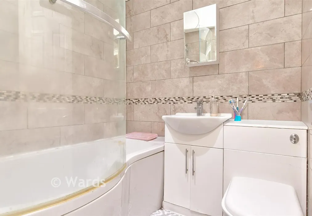 Bathroom - Southwark Road, Strood, Rochester, Kent - Wards of Kent
