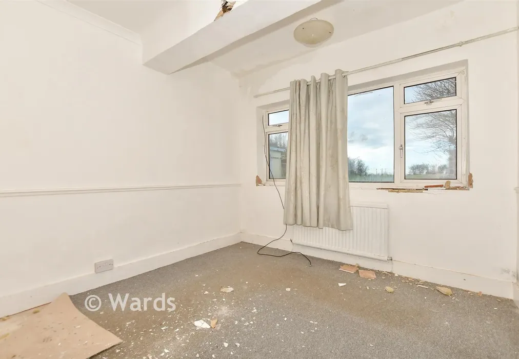 Bedroom 2 - Dunes Road, Greatstone, Kent - Wards of Kent