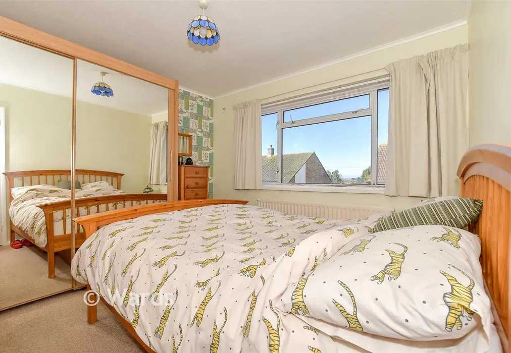 Bedroom 1 - All Saints Close, Whitstable, Kent - Wards of Kent