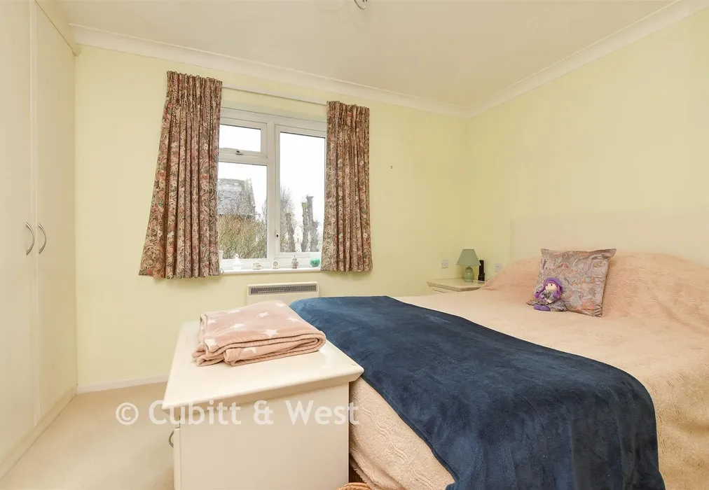 Bedroom 1 - Station Road, Dorking, Surrey - Wards of Kent