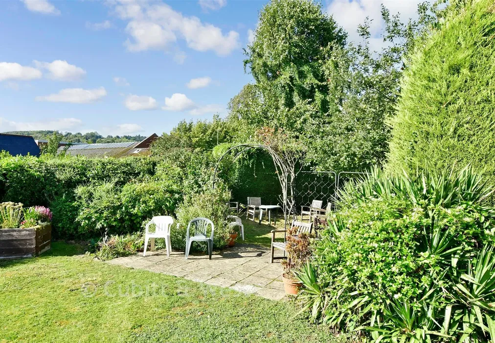 Communal Gardens - Station Road, Dorking, Surrey - Wards of Kent