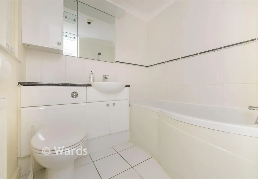 Bathroom - Willowside, Snodland, Kent - Wards of Kent