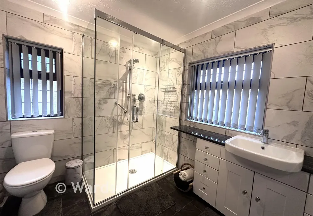 Shower Room - St. Dunstan's Drive, Gravesend, Kent - Wards of Kent