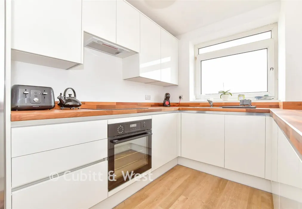 Kitchen - South Parade, Southsea, Hampshire - Wards of Kent