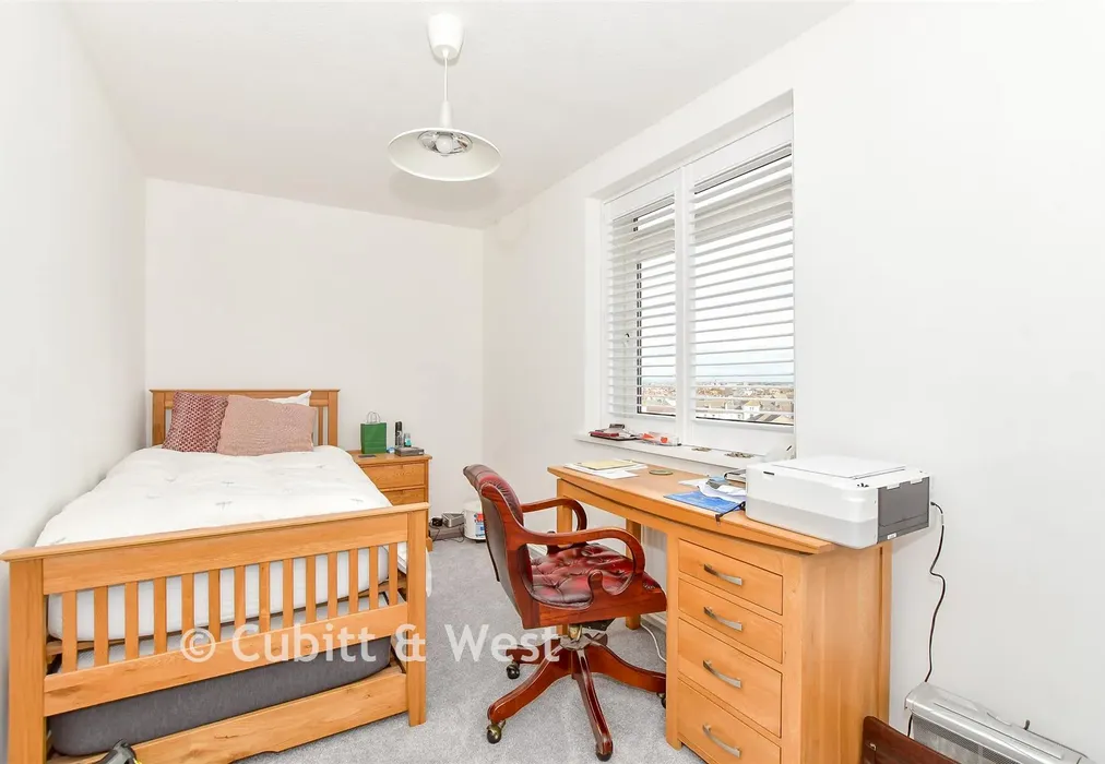 Bedroom 2 - South Parade, Southsea, Hampshire - Wards of Kent