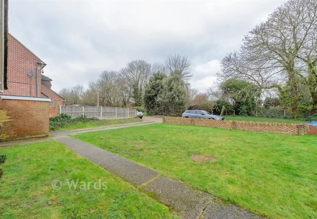 Front Garden - Millfordhope Road, Strood, Rochester, Kent - Wards of Kent