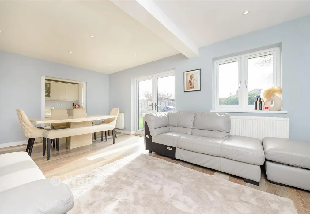 Lounge/Diner - Millfordhope Road, Strood, Rochester, Kent - Wards of Kent