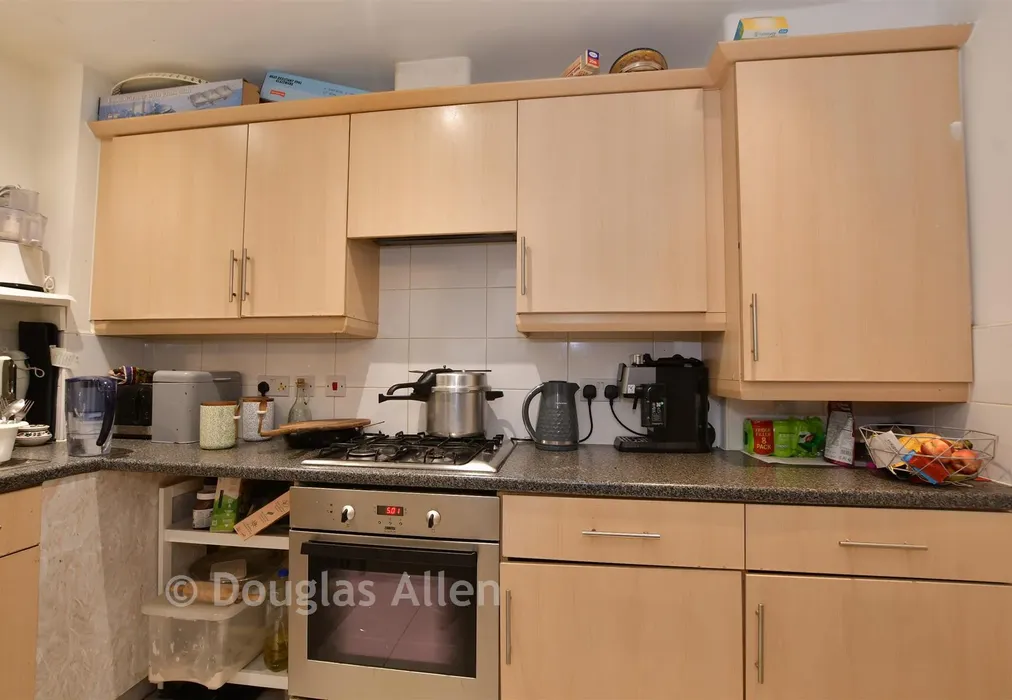 Kitchen - Glandford Way, Chadwell Heath, Romford, Essex - Wards of Kent