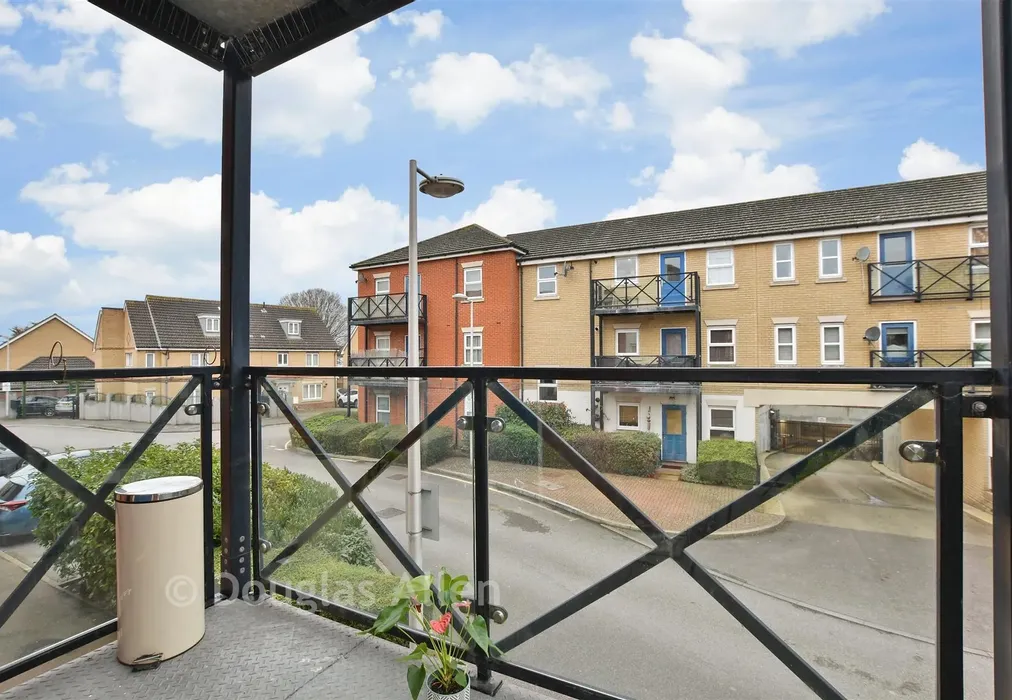 Balcony / Terrace - Glandford Way, Chadwell Heath, Romford, Essex - Wards of Kent