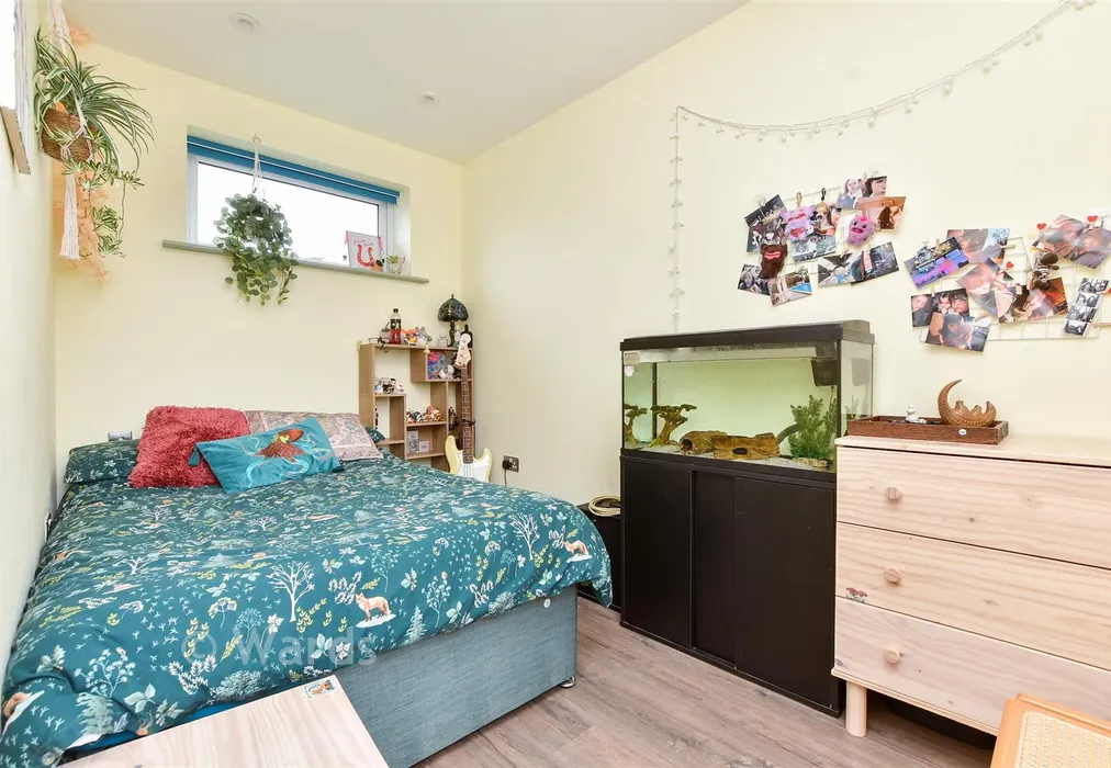 Bedroom 2 - Ramsgate Road, Broadstairs, Kent - Wards of Kent