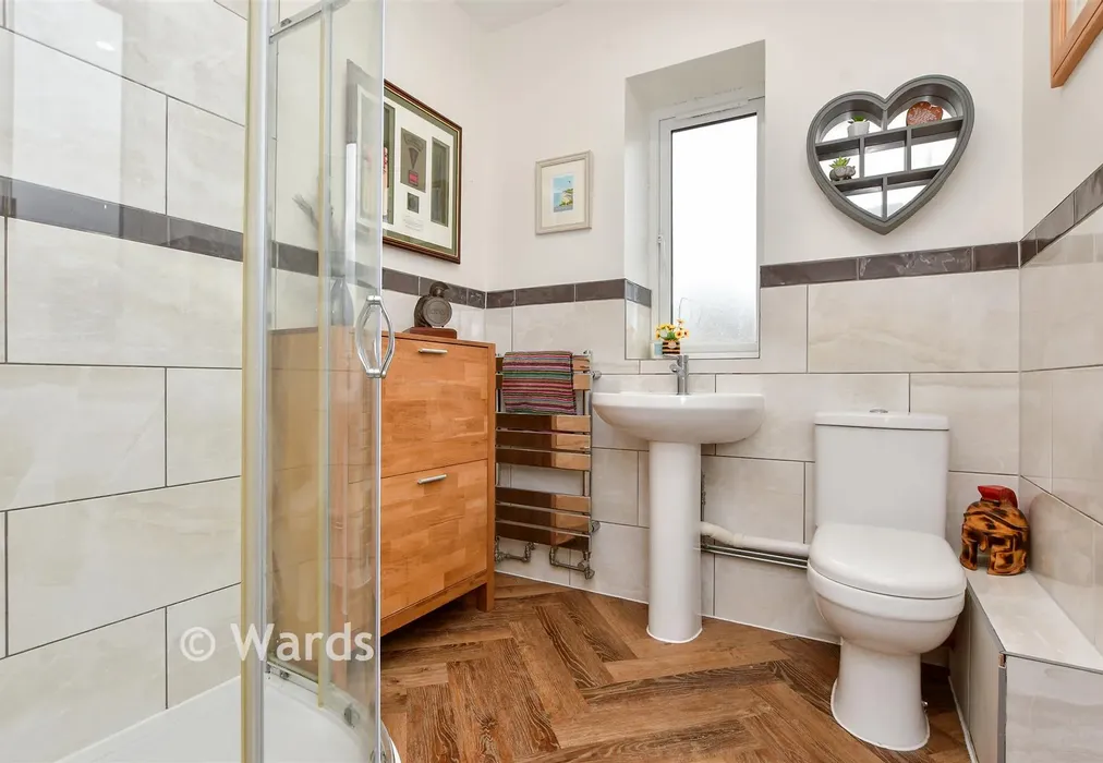 Shower Room - Ramsgate Road, Broadstairs, Kent - Wards of Kent