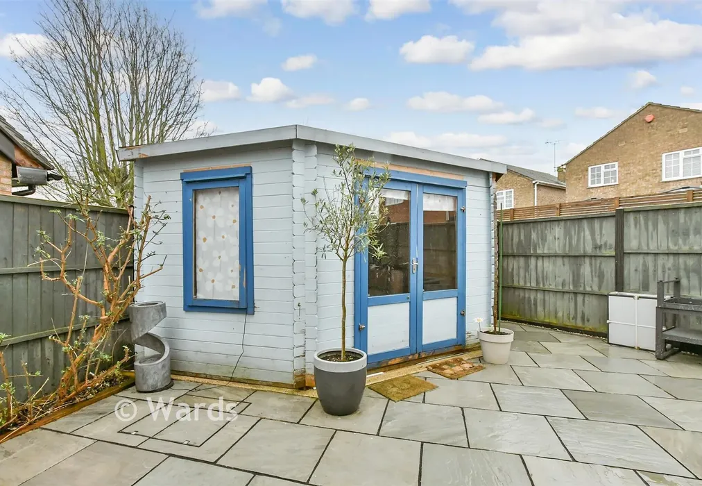 Workshop/Outbuildings - Ramsgate Road, Broadstairs, Kent - Wards of Kent