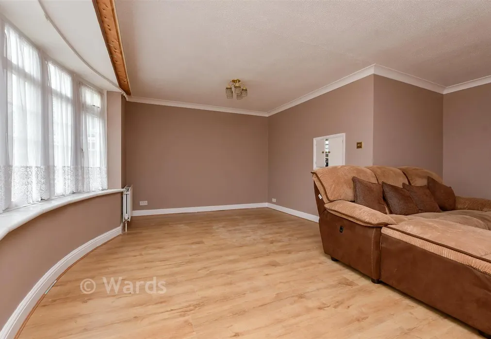 Lounge/Diner - Macdonald Parade, Seasalter, Whitstable, Kent - Wards of Kent