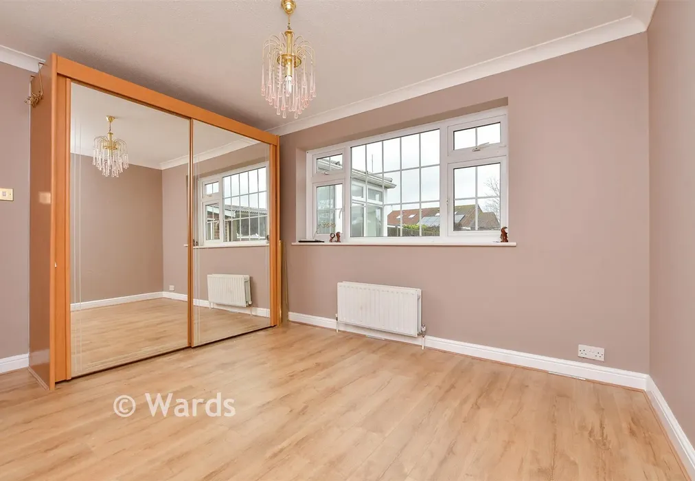 Bedroom 1 - Macdonald Parade, Seasalter, Whitstable, Kent - Wards of Kent