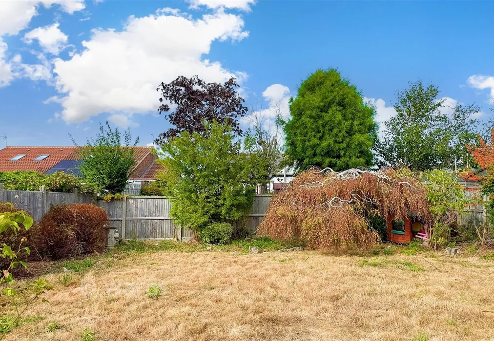 Rear Garden - Macdonald Parade, Seasalter, Whitstable, Kent - Wards of Kent