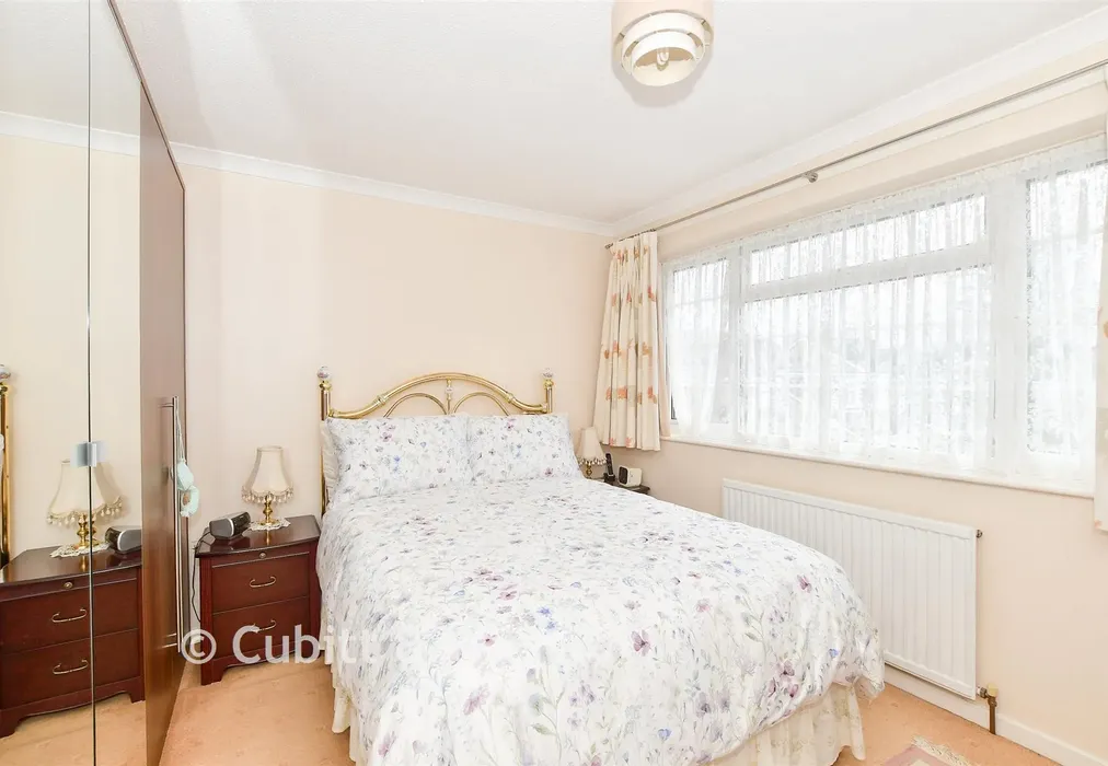 Bedroom 2 - Cissbury Hill, Crawley, West Sussex - Wards of Kent